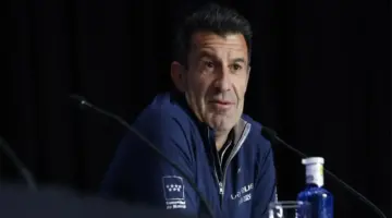 لويس فيجو: الوضع غريب في ريال مدريد.. وأتمنى فوز هذا الفريق بدوري أبطال أوروبا